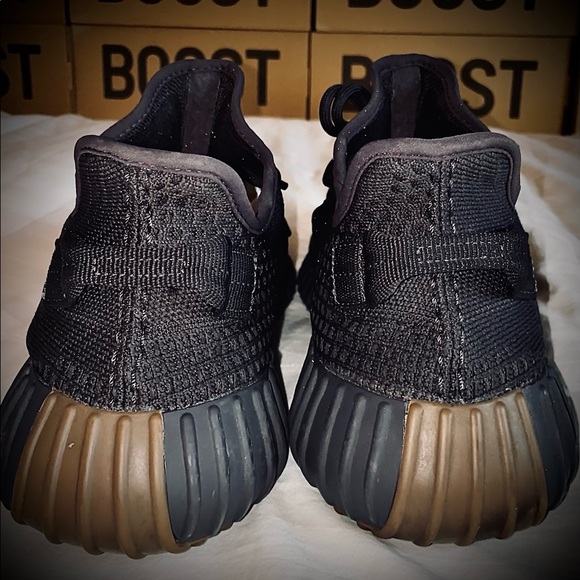 Yeezy 350 V2 Cinders (M 12) - Picture 3 of 10